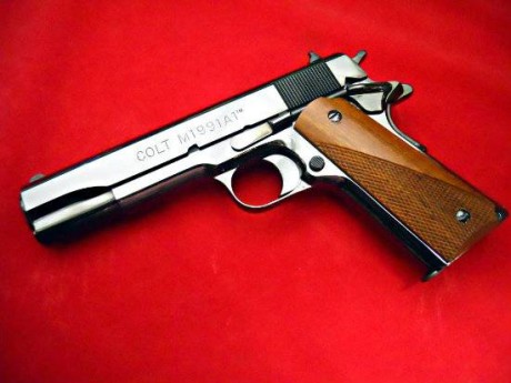 Hola amigos; me gusta el tema de la recreacion histórica del oeste; y me tengo que comprar un revolver 51