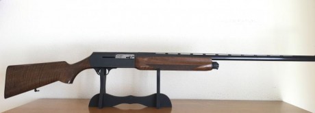 Vendo escopeta  SEMIAUTOMÀTICA BROWNING 2000 .
La mejor entre las mejores. muy buen estado,pocos tiros 02