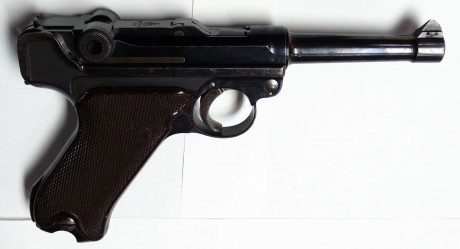 Se vende Luger P08 Krieghoff.

El arma viene con un cargador, la numeración del cargador no coincide con 01