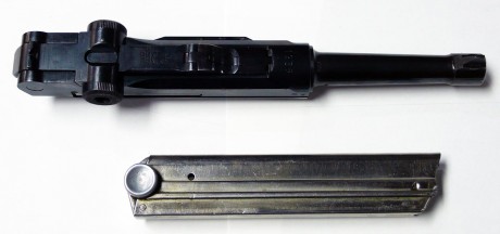 Se vende Luger P08 Krieghoff.

El arma viene con un cargador, la numeración del cargador no coincide con 11