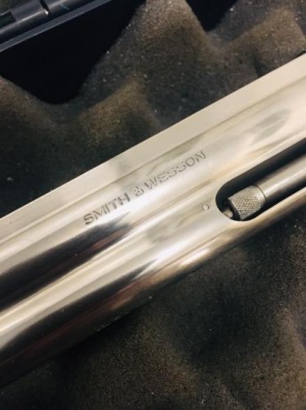   VENDIDO    VENDO REVOLVER SMITH & WESSON 686. PRECIO 400€ 

Cañón de 6" diseñado para disparar 10