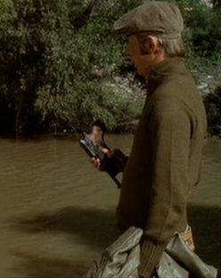 Compañeros,

En vista de las ganas de algunos (Elcafe, Wilcow, Vrakk, etc) por adivinar armas de películas 90