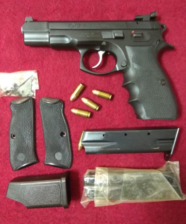 GRAN OPORTUNIDAD!! Se vende, por poco uso, pistola Ceska CZ 75B de 9mm mas kit en calibre 22 Ceska 75 20