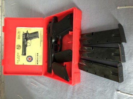 Se vende Star 30M, muy buen estado con caja original y 4 cargadores y un manual de la Ertzaintza.Por 230€, 02