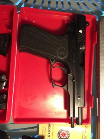 Se vende Star 30M, muy buen estado con caja original y 4 cargadores y un manual de la Ertzaintza.Por 230€, 10