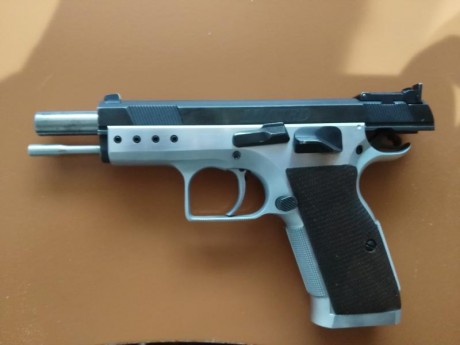 hola cambio tanfoglio limited 9mm por pistola con carro del 22 escucho ofertas con 2 cargadores y maletin 02