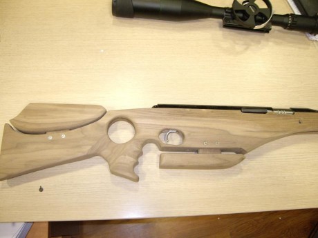 Lo dicho, voy a intentar fabricar dos culatas en serie, seran en madera de nogal americano con barniz 111