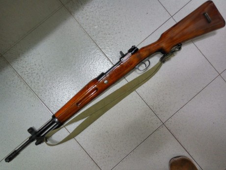 Hola,
Un amigo vende su FR8, está en un estado impecable.
La palanca del cerrojo se ha curvado para poder 00