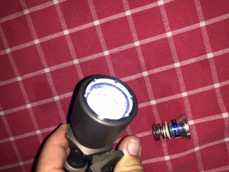 Hola, vendo linterna SUREFIRE con montura ARMS, le cambié la bombilla por LED.
Precio 70 euros 01