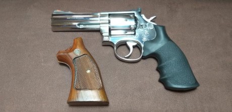 Hola, vendo revolver Smith & Wesson modelo 686 de 4 pulgadas, perfecto estado, está pulido a espejo 01
