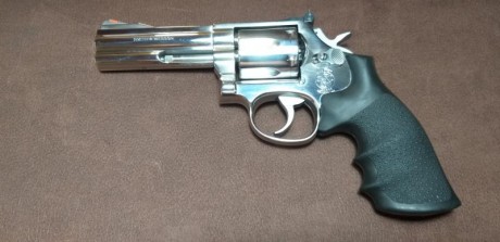 Hola, vendo revolver Smith & Wesson modelo 686 de 4 pulgadas, perfecto estado, está pulido a espejo 00