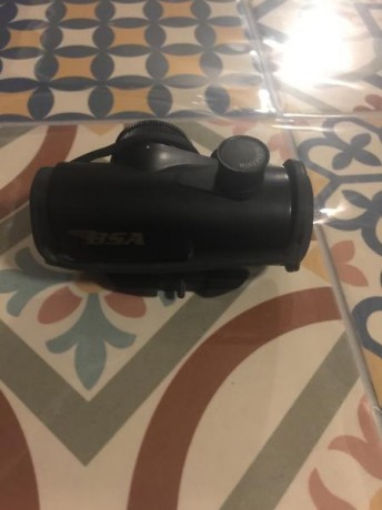 Vendo rail original sin estrenar para pistolas steyr LP y punto rojo
Precio 75 Euros 02