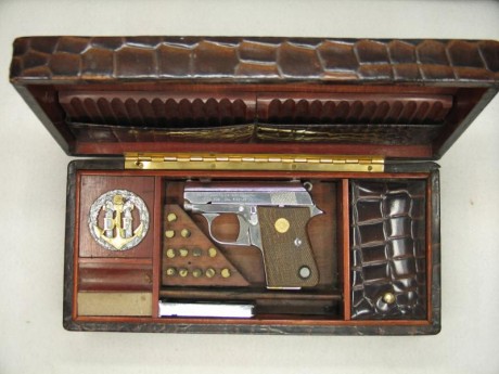 Vendo este estuche para una pistola del 6,35 o un revólver pequeño.

Exterior de símil piel de cocodrilo 01