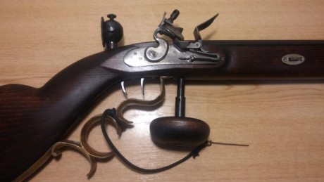 Vendo replica fusil  Swiss Match de avancarga, cañón Jukar de 82cm de longitud, con paso de estría de 01
