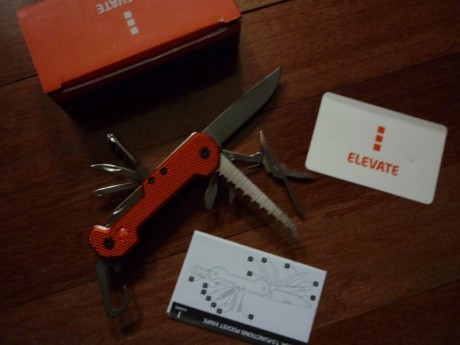 Vendo estos 20 mosquetones tipo llavero de tamaño medio (6 cm) con las cintas que se ven en la foto, negra 00