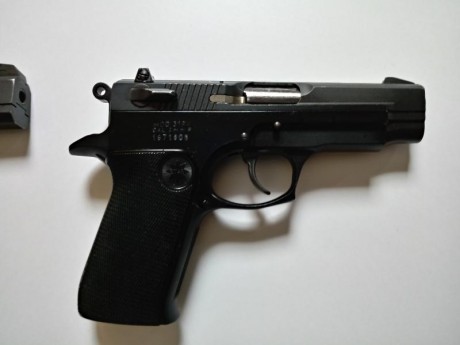Vendo esta preciosidad por falta de cupo.

Start 31 pk 9mm con caja original, baquetas de limpieza, manual 01
