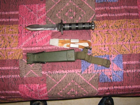 Vendo cuchillo JK2 90 euros gasto de envió en península por mensajera incluidos., el cuchillo no tiene 00