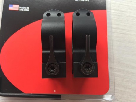 Se venden anillas Warne maxima desmontables, son las altas para visores hasta 56mm de campana y 30mm de 71