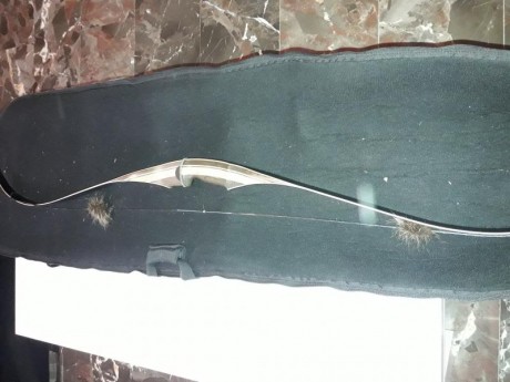 Vendo arco old mountain de 35lb y 60pulgadas de longitud , monoblock lh , zurdo. Tiene los típs reforzados 02