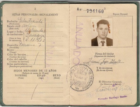  EN RECUERDO Y HOMENAJE A LOS QUE YA NO ESTÁN. 

Si pones en  GOOGLE   PASAPORTES EN LA MEMORIA  da igual 62