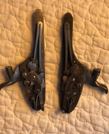 Buenas, edito y vuelvo a ponerla a la venta.

El mes pasado recibí esta escopeta de perrillos. Marca J. 51