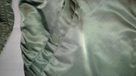 Hola, vendo chaqueta bomber MA-1 VF59 de color sage green original de la marca Alpha Industries. Es de 12