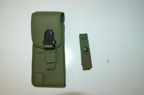 Vendo pistolera VEGA HOLSTER verde MOLLE.
NUEVA.
La solapa se puede desmontar y colocarle una sujeción 02
