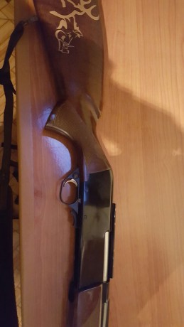 Hola. Un amigo vende este rifle de corredera en calibre 30.06, cañón de 51cm, mas tres cagadores, uno 01