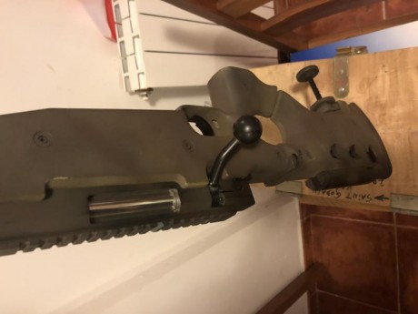 En venta rifle de sniper L96 
Gatillo metalico 
Pintura ocultacion 
Poco uso
70€ 01