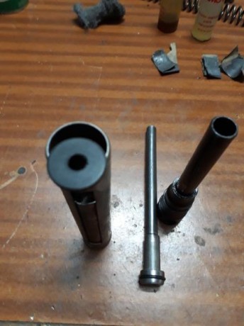 Bueno,primero decir que yo lo he querido llamar así,doble guía.
Es una idea que me llevaba rondando la 61