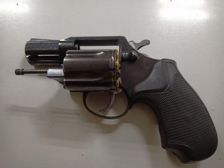 Vendo Revolver Mauser, calibre 38, de 2 pulgadas. Capacidad del tambor para 6 cartuchos. 
Únicamente para 00