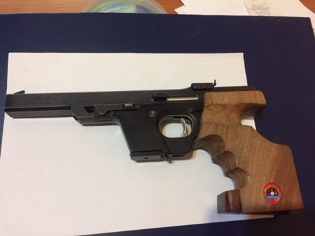Vendo Walther GSP cal.22 buen estado y funcionamiento 400 Euros                         VENDIDA
      01