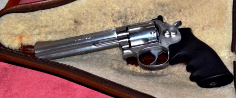 Por dejar el tiro, un amigo me encarga la venta de un Smith&Wesson 686 6" 357 Y 38SP, el arma 21