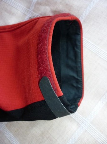 Vendo esta chaqueta en softshell de la casa canadiense Arc'teryx, color rojo y talla M, en muy buen estado, 21