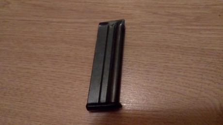 Vendo cargador para carabina Anschutz me parece que vale para la 520/525, el cargador tiene el plástico 12