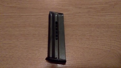 Vendo cargador para carabina Anschutz me parece que vale para la 520/525, el cargador tiene el plástico 11