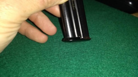 Vendo cargador para carabina Anschutz me parece que vale para la 520/525, el cargador tiene el plástico 21