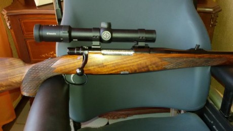 Vendo rifle stutzen Van Heer, armero artesano de Namur, Belgica. Cal. 9.3x62
Cañón de 56 cm.
Cargador 12