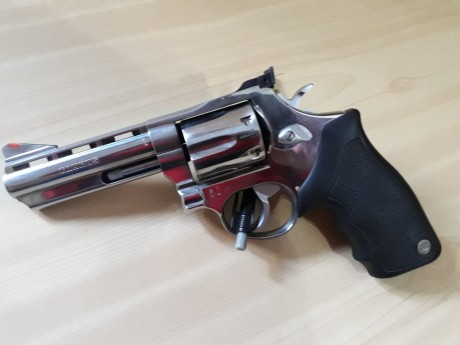 El compañero FELIPE vende sus armas cortas. TODAS ELLAS EN PERFECTO ESTADO Y FUNCIONAMIENTO



-PISTOLA 52
