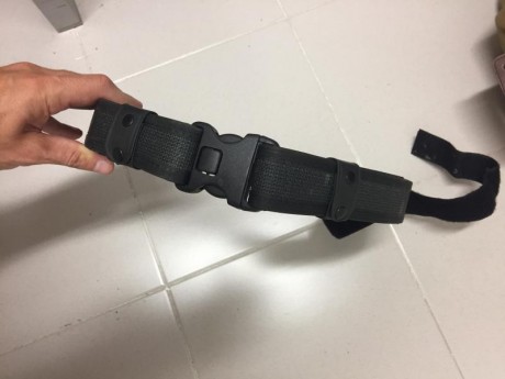 Vendo cinturón policial talla L.
 Precio 25€. 
Para envíos portes a cargo del comprador. 
Se encuentra 40