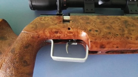 un amigo del club ( el de siempre ) me pide que le ponga a la venta esta magnifica carabina anschutz 54 22