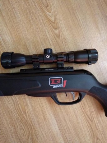 Rifle de aire comprimido completamente nuevo, no se ha utilizado ni una sola vez, calibre 5.5. Lleva un 01