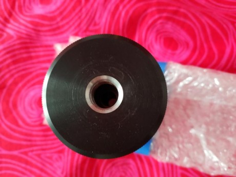 Buenos dias, 

vendo este moderador de medidas: 4 3/8 x 2 inch OD matte carbon fibra por 90 eur envio 02