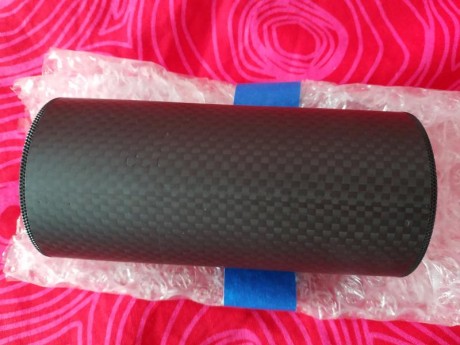 Buenos dias, 

vendo este moderador de medidas: 4 3/8 x 2 inch OD matte carbon fibra por 90 eur envio 00