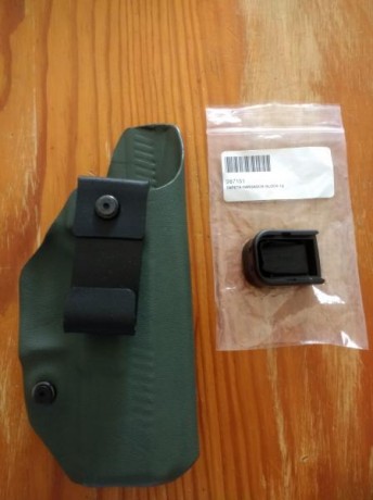 Saludos compañeros,

Pongo a la venta dos artículos. El primero es una funda Cz P10-C para porte oculto 01