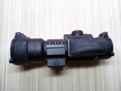 Hola.En venta visor Vortex Strikefire.Es el modelo que tiene posibilidad de punto rojo y verde.Muy poco 01