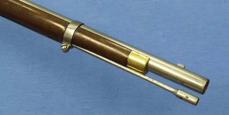 Voy a colocar unas fotos de un arma larga alemana de llave de mecha del siglo XVI. 110