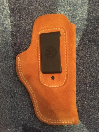 Vendo funda interior de la marca Vega para Glock 19/23 (versiones compactas) en perfecto estado.
La funda 01