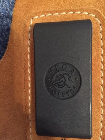 Vendo funda interior de la marca Vega para Glock 19/23 (versiones compactas) en perfecto estado.
La funda 10