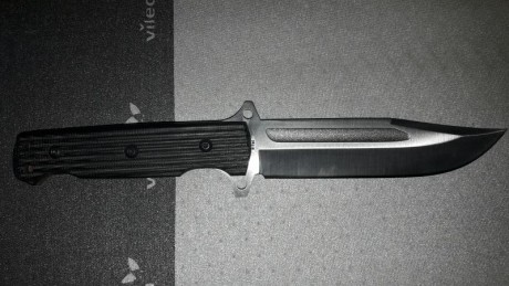 Vendo cuchillo nieto Fighter, totalmente nuevo en su caja original. Esta en Valencia. 60€portes incluidos 00